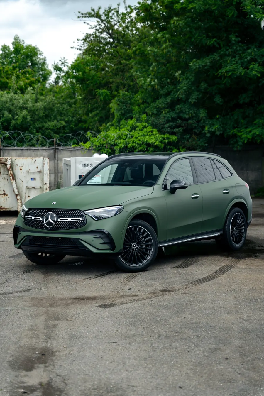 Mercedes GLC en film vert mat